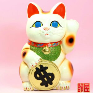 商売繁盛の神棚の開運グッズであるドル猫の招き猫の置物1