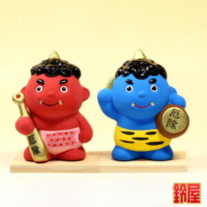 魔除け祈願の神棚の開運グッズであるかわいい鬼っこの置物1