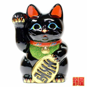 金運上昇の神棚の開運グッズである黒色の小判猫の置物1