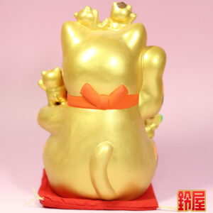 金運上昇の神棚の開運グッズである金色の七福招き猫2