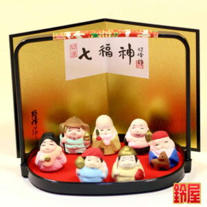 開運招福の神棚の開運グッズである七福神の置物1